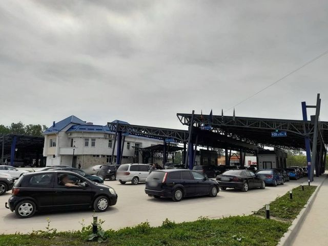 La Punctul de Trecere a Frontierei Sculeni se înregistrează un trafic intens de călători și mijloace de transport