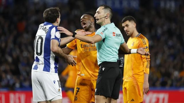 El fútbol en evolución: regla contra los porteros, VAR en directo y en estudio el fuera de juego