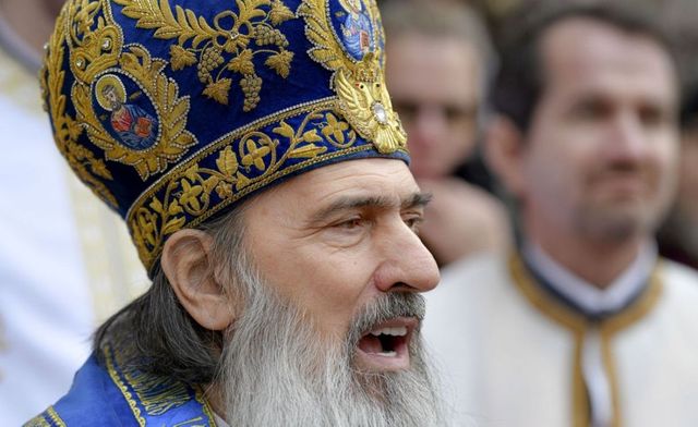 Arhiepiscopul Teodosie reface slujba de Paște și cheamă credincioșii să ia lumină