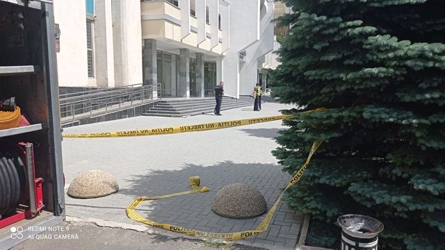 Из здания суда в центре Кишинева эвакуировали людей из-за сообщения о бомбе