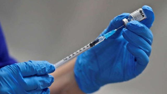 Grecia a început vaccinarea persoanelor vârstnice împotriva Covid-19