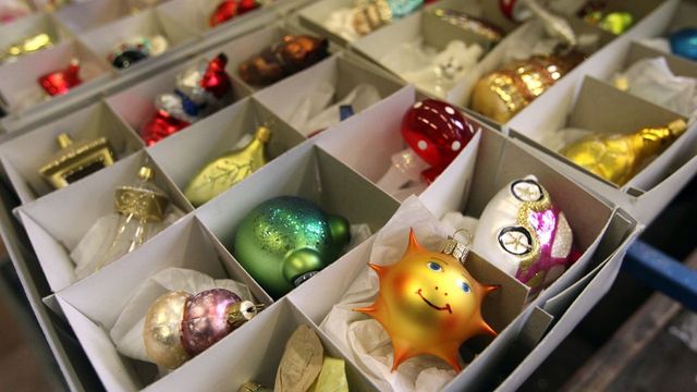 Na seznam UNESCO se dostala ruční výroba vánočních ozdob z foukaných skleněných perel ze Semilska