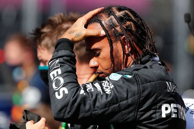 Hamilton v Soči po penalizaci rekord nevyrovnal, kraloval Bottas