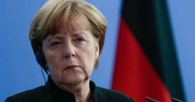 Německou kancléřku Merkelovou postihl třetí třes za tři týdny
