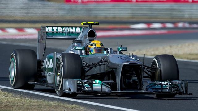 Több mint 18 millió dollárért kelt el Lewis Hamilton 2013-as Mercedese