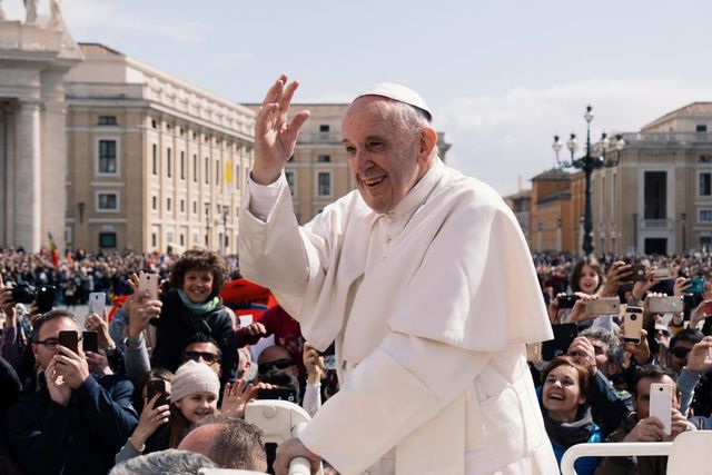 Papa Francisc și-a declarat susținerea pentru căsătoria între persoanele de același sex