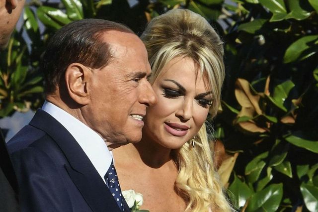 Forza Italia: Berlusconi e Pascale non sono più una coppia