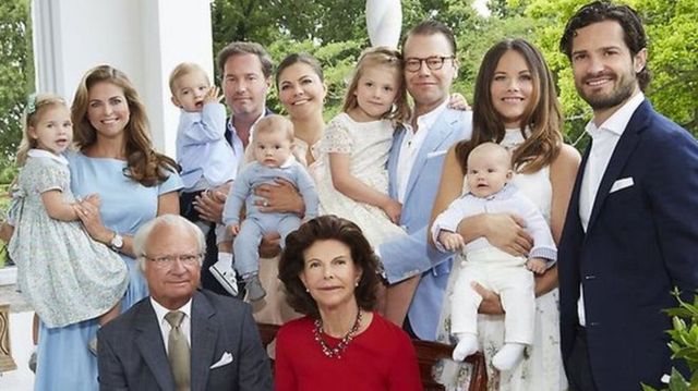 Regele Suediei face economie la bugetul țarii și retrage titlurile regale a cinci nepoți de-ai sai