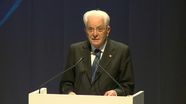 Mattarella, Europa in ritardo sulla difesa, farla con urgenza