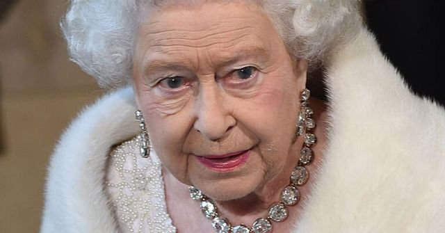 La regina Elisabetta dice basta alle pellicce