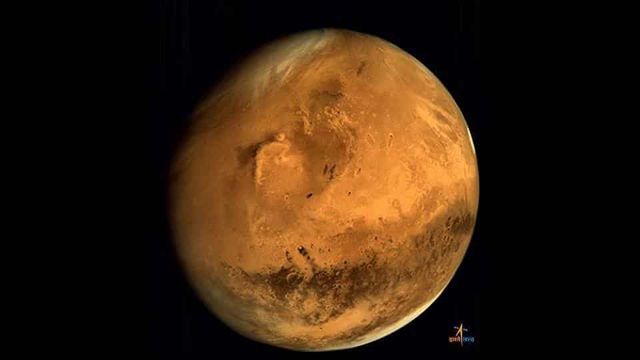 NASA Says First Person on Mars Likely to be a Woman