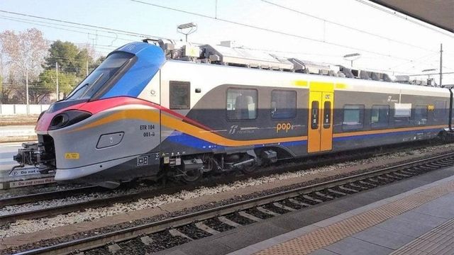 Scontro tra due treni a Faenza, 17 feriti