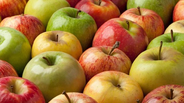 Oamenii de știință din Spania au descoperit o moleculă prezentă în mere sau ceapă care ucide coronavirusul