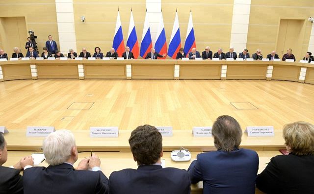 Путин поддержал идею внести в Конституцию запрет на отчуждение территорий