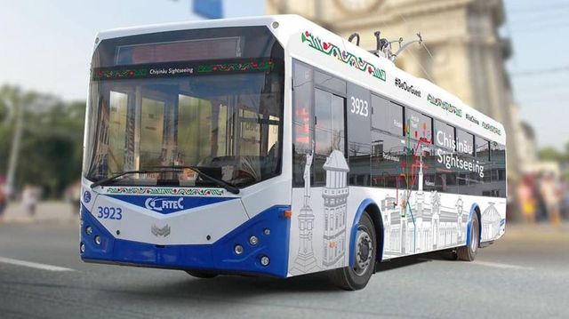 Un troleibuz turistic va circula pe străzile capitalei
