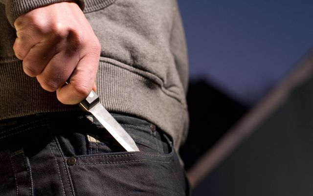 Un elev a fost atacat cu cuțitul de către un coleg
