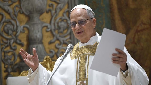 XIV. Leó pápa meglátogatta elődje, Ferenc pápa sírját