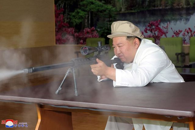 Kim Jong Un a cerut fabricilor de armament din Coreea de Nord să își mărească producția