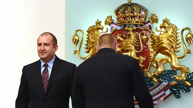 Румен Радев: Шипка не е мястото да коментирам интригите на министър-председателя