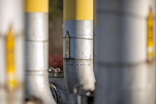 Il gas chiude in calo, ma resiste sopra i 33 euro ad Amsterdam