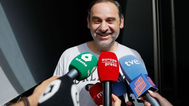 La UCO encuentra grabaciones que implicarían a Ábalos en el amaño de obras a cambio de mordidas