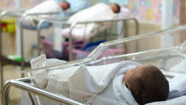 10 nou-născuți, infectați cu coronavirus într-o maternitate din Timișoara