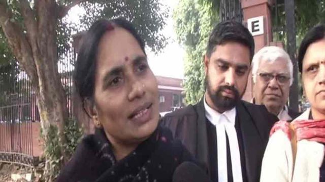 Nirbhaya’s mother breaks down in Delhi court as plea on early hanging deferred till Jan 7