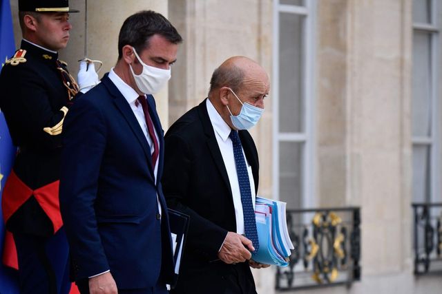Percheziții în Franța la foști și actuali membri ai Guvernului,în ancheta privind gestionarea Covid