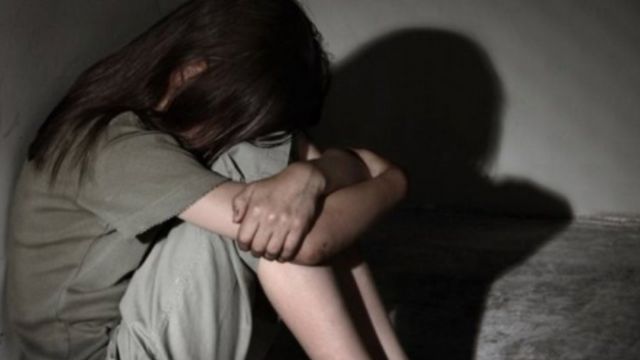 16 ani închisoare pentru un tată care și-a abuzat sexual fiica