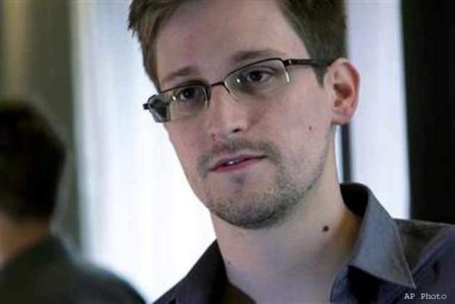 US Whistleblower Edward Snowden To Publish Memoir
