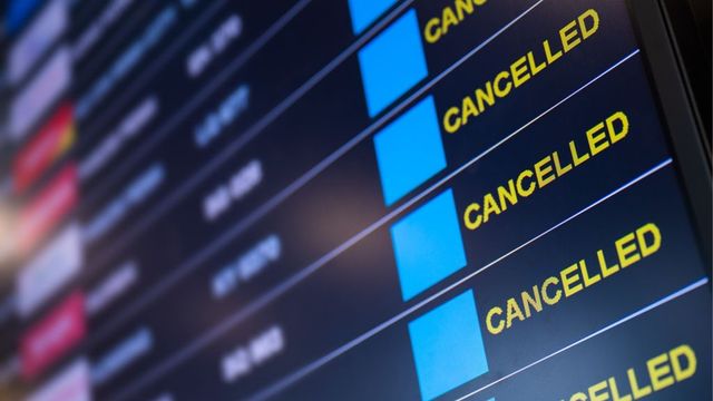 Неидентифициран дрон предизвика закъснения и отклонени полети на летището в Берлин