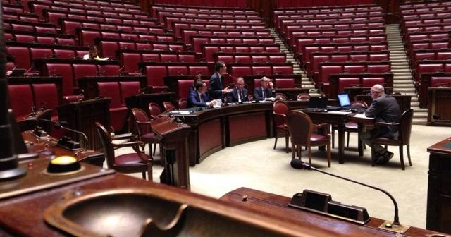 Salario minimo, cosa sta succedendo: voto su emendamento soppressivo del governo potrebbe slittare ancora