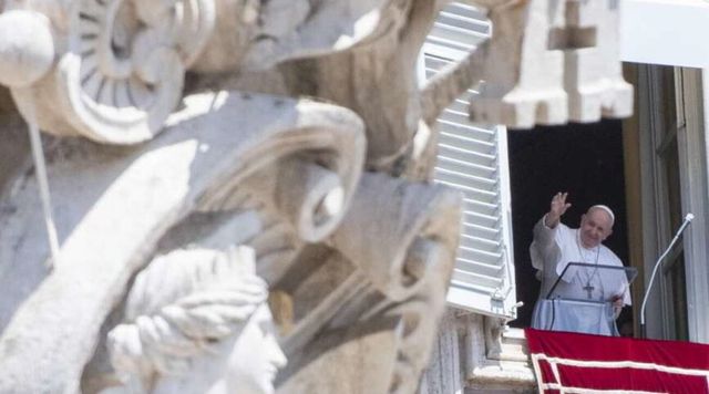 Vaticano, Papa recita Angelus in video da Casa Santa Marta