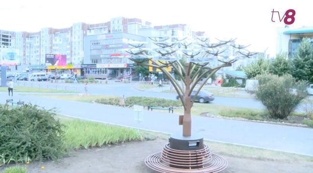 În Chișinău va fi instalat un al doilea arbore fotovoltaic