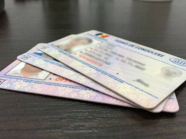 Un tânăr a pretins 1000 euro de la un bărbat pentru a-l ajuta să obțină permisul de conducere