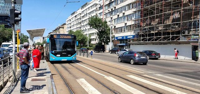 Dezastru în București, după ce autobuzele au început să circule pe linia de tramvai