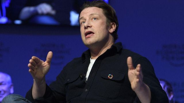 Gran Bretagna, Jamie Oliver fa crac: verso il fallimento la catena di ristoranti del celebre chef