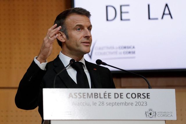 Francia, Macron propone autonomia Corsica