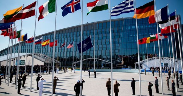 НАТО очаква България да вложи в отбрана близо 1,9 млрд. долара тази година