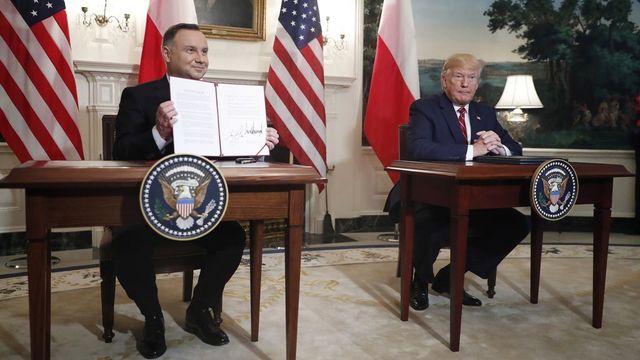 Donald Trump további amerikai katonákat küld Lengyelországba