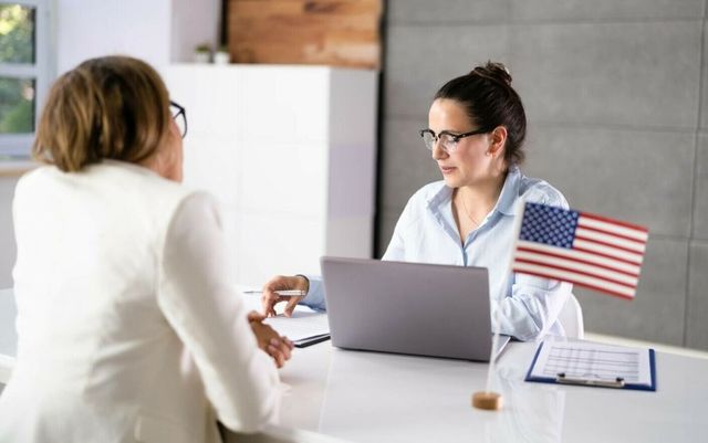 Ambasada SUA: Românii cărora li s-au eliberat anterior vize le pot reînnoi fără interviu