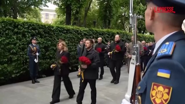 Ucraina, Zelensky celebra Giorno della Vittoria sul nazismo