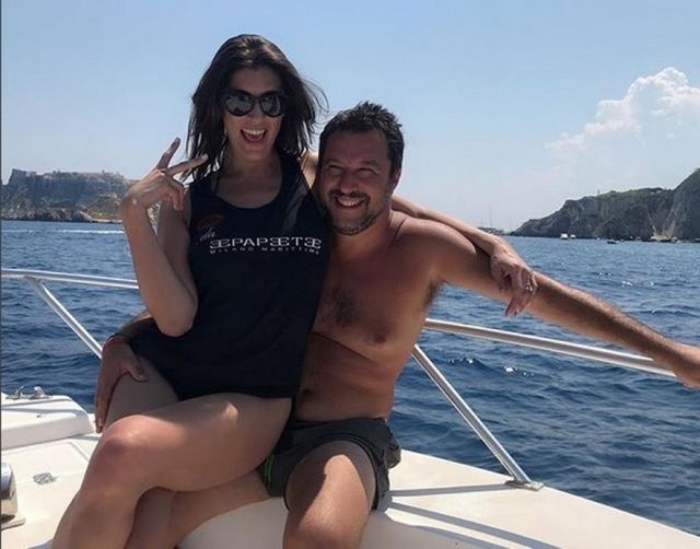Elisa Isoardi: «Salvini? Rubai la password dal suo cellulare, ero gelosa»