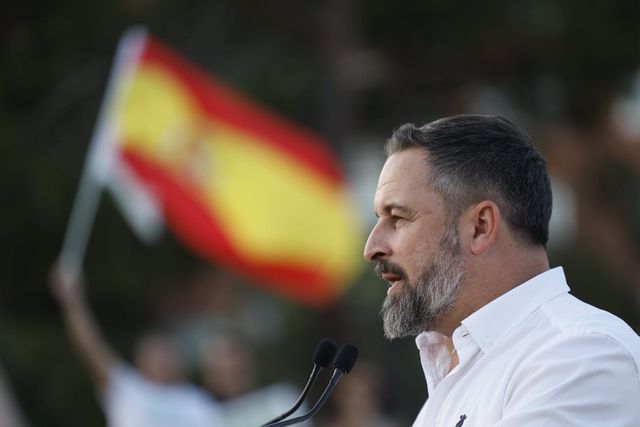 Spanyolországban előrehozott parlamenti választásokat tartanak