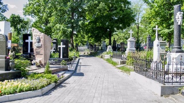 CNA cere persoanelor care au fost nevoite să plătească bani grei pentru un loc la cimitirul Sfântul Lazăr să depună denunț