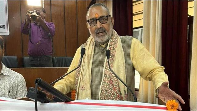 Union Minister Giriraj Singh Writes to Bihar CM, Advocates Ban on Halal Products