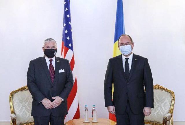 Ambasadorul SUA, Adrian Zuckerman, își încheie mandatul în România