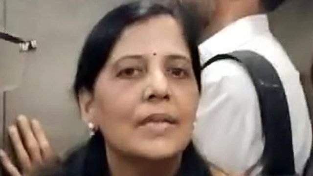 'Kejriwal ko Ashirwad': Wife Sunita launches WhatsApp campaign for Delhi CM