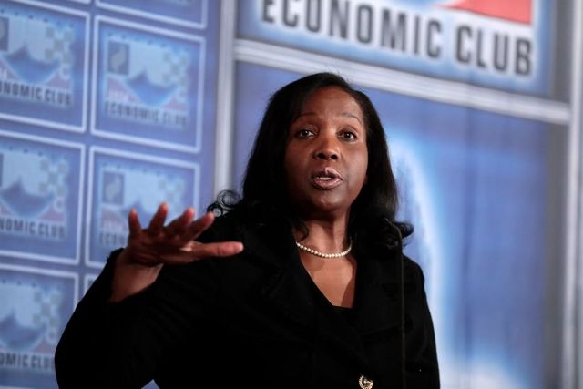 El Supremo impide de momento que Trump destituya a Lisa Cook como gobernadora de la Fed