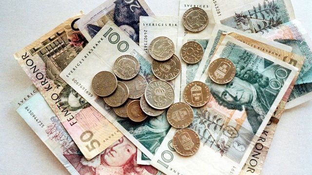 Suedia ar putea fi prima țară care renunță la bancnote și monede
